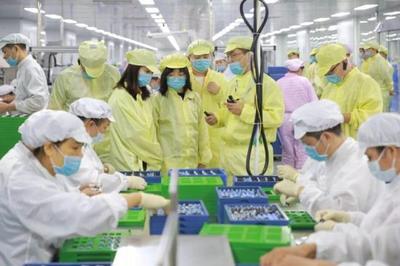 2000万实验室、全球最大专属工厂,来看悦刻开放日里的小秘密